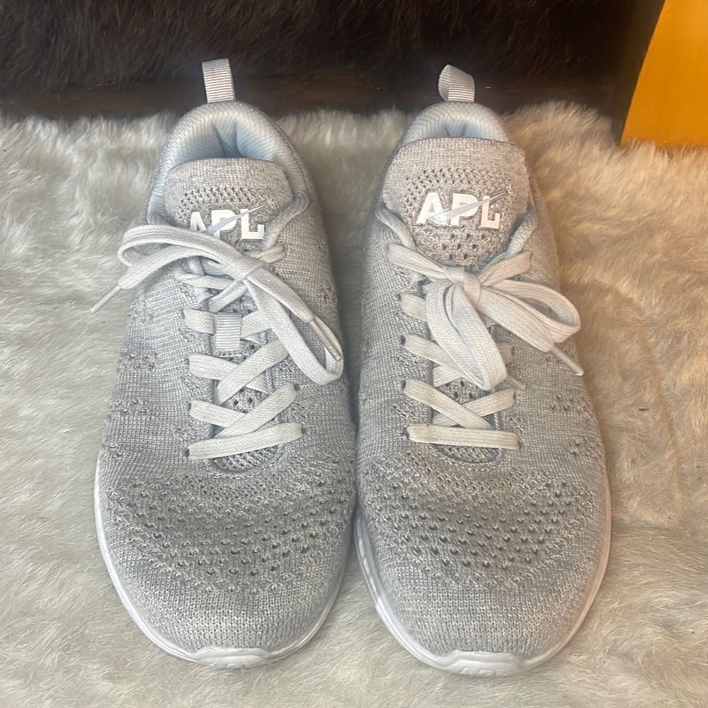 APL SHOES 8 (4350)